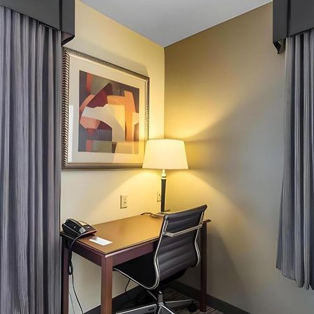 Comfort Inn & Suites Madisonville Bagian luar foto