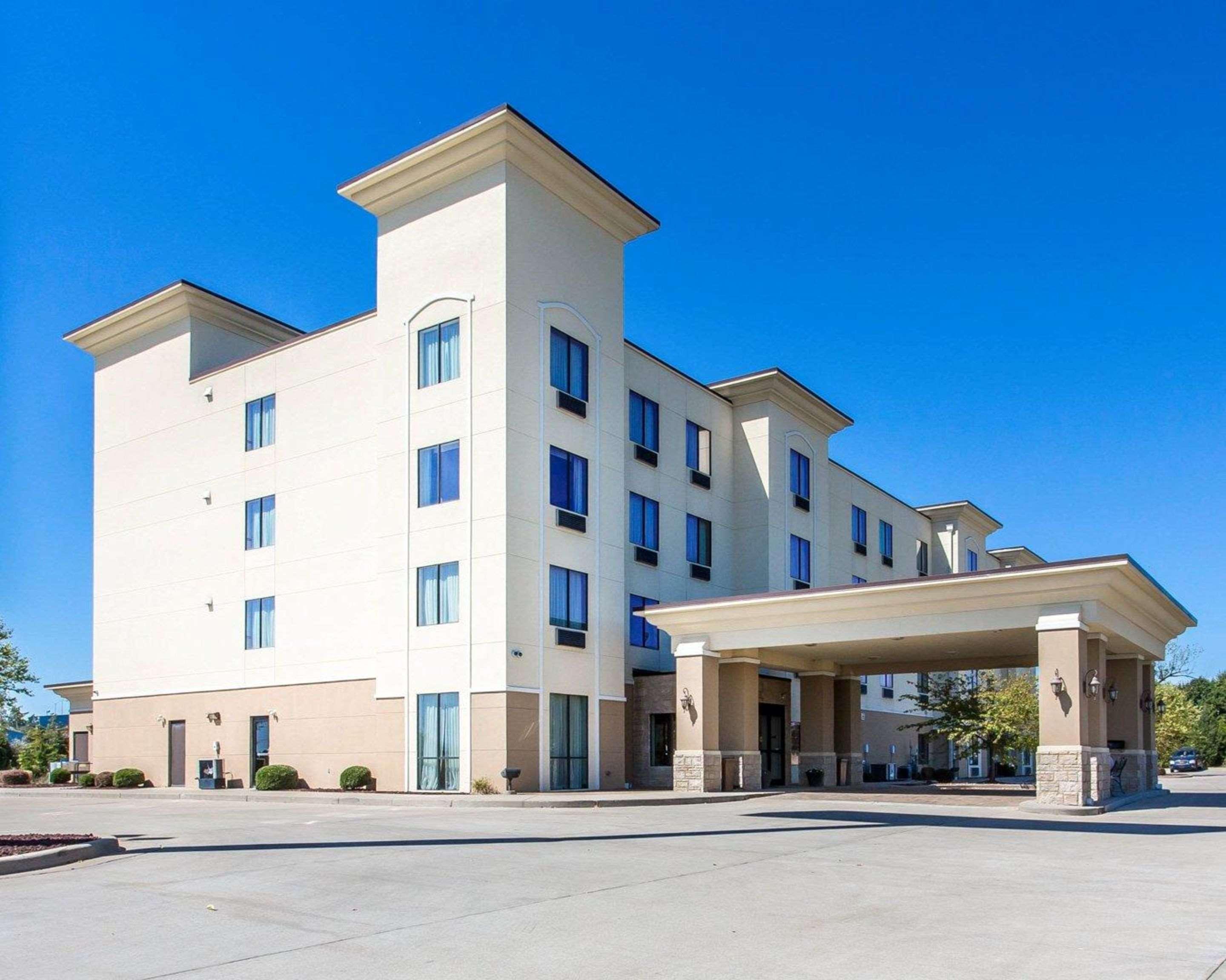 Comfort Inn & Suites Madisonville Bagian luar foto