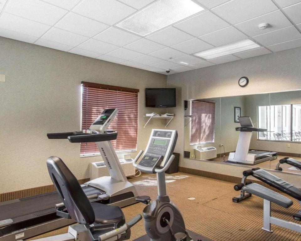 Comfort Inn & Suites Madisonville Bagian luar foto