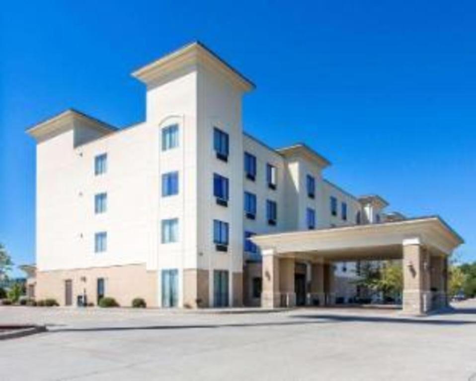 Comfort Inn & Suites Madisonville Bagian luar foto