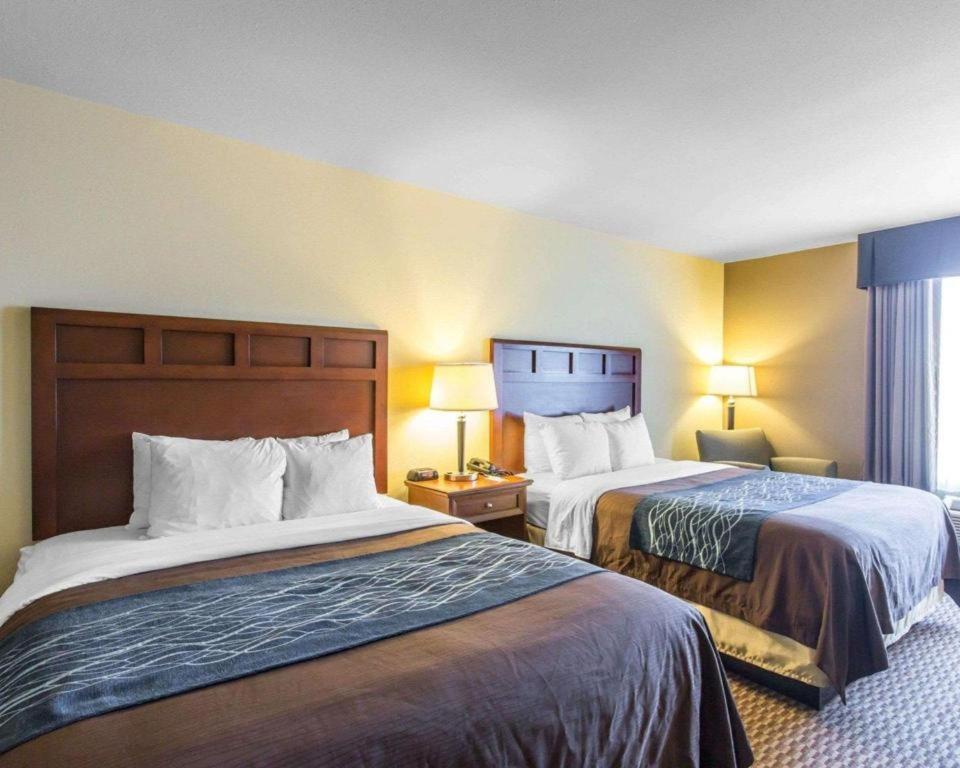 Comfort Inn & Suites Madisonville Bagian luar foto