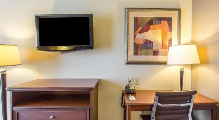 Comfort Inn & Suites Madisonville Bagian luar foto