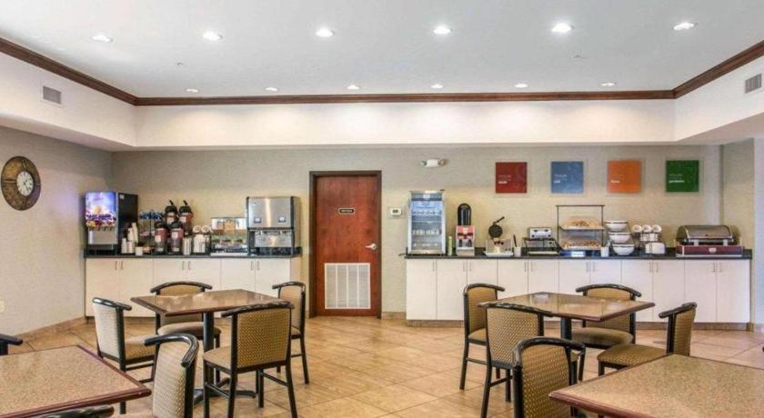 Comfort Inn & Suites Madisonville Bagian luar foto